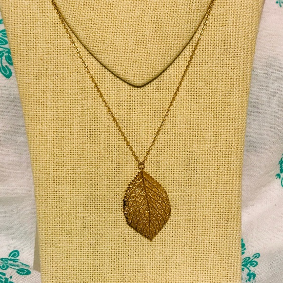 Beautiful Gold Leaf Necklace - Picture 2 of 5